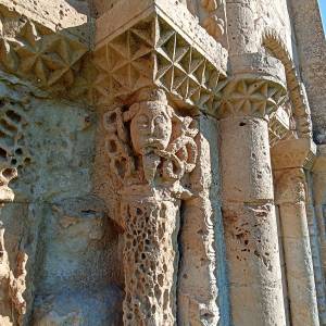 Eglise de Saint-Génard - Détail de la façade