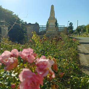 Monument aux Morts à Pouffonds